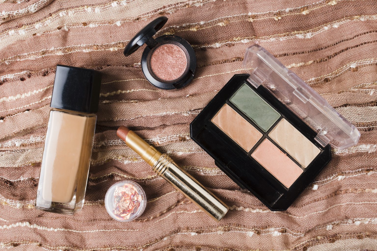 Mini Makeup Products: Why Tiny Tubes Are Taking Over Your Beauty Bag mini makeup products
